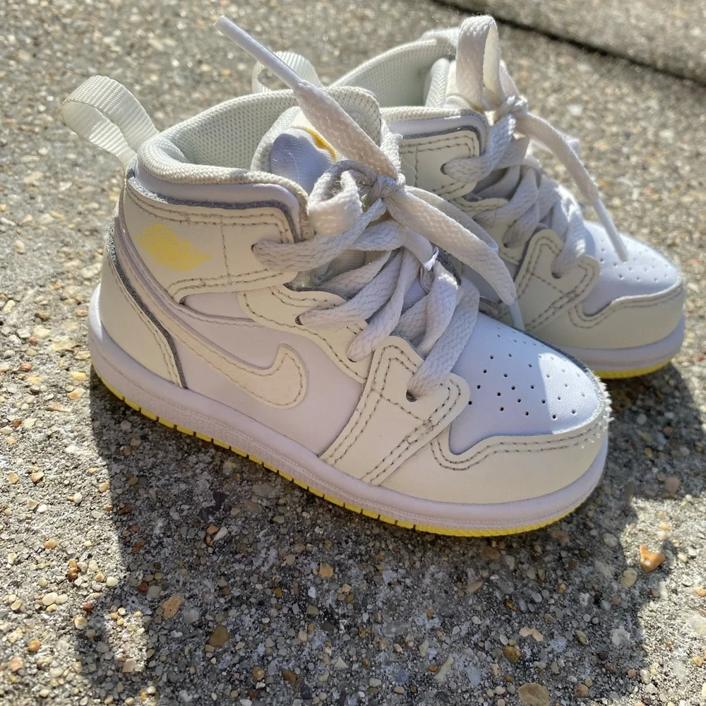 Toddler Nike Air Jordans - Size 5C